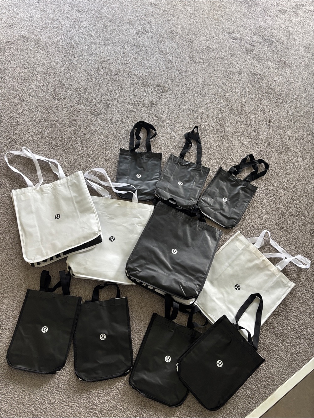 NWT!lululemon athletica Black & White Reusable Tote Set